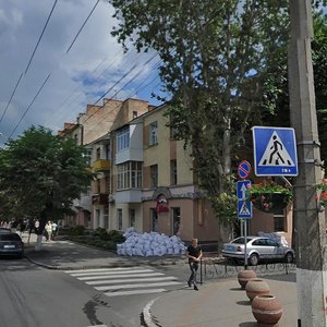 Teatralna vulytsia, 11, : foto