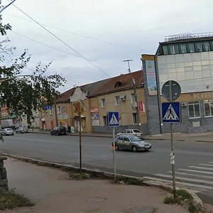 Profsoyuznaya street, 7, Kirov: photo