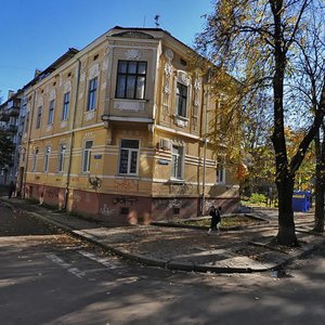 Vulytsia Akademika Hnatiuka, 2, Ivano‑Frankivsk: photo