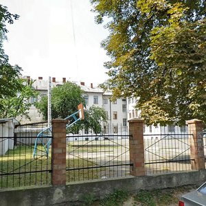 Holovna vulytsia, 127, Chernivtsi: photo