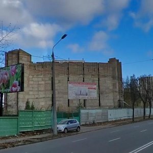 Yuriia Illienka Street, 40, : foto