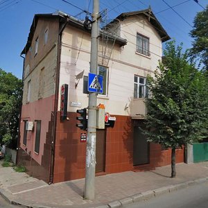 Vulytsia Heroiv Maidanu, 128, Chernivtsi: photo