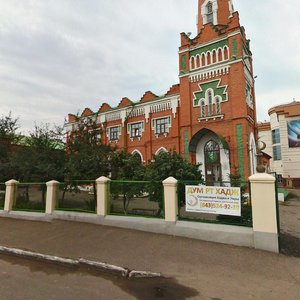 Khadi Taktasha Street, 26, Kazan: photo