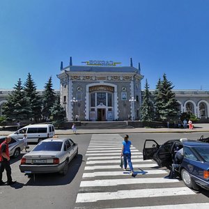 Pryvokzalnyi maidan, 1, Rivne: photo