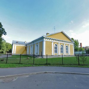 Manezhnaya Street, 3, Lomonosov: photo