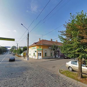 Holovna vulytsia, 179, Chernivtsi: photo