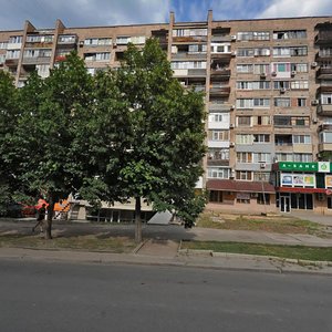 Луганск, Улица Героя России В.Н. Зозулина, 40: фото
