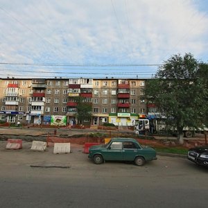 Челябинск, Салютная улица, 8: фото
