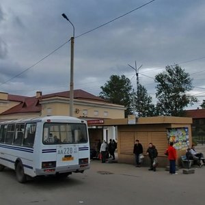 Гатчина, Площадь Варшавского Вокзала, 1: фото