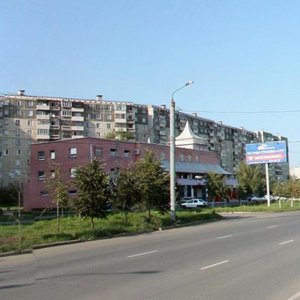 Челябинск, Улица Братьев Кашириных, 134Б: фото