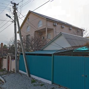 Геленджик, Улица Старшинова, 14: фото
