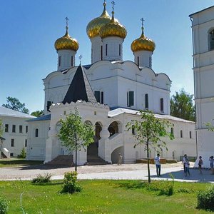 Prosvescheniya Street, 1, Kostroma: photo