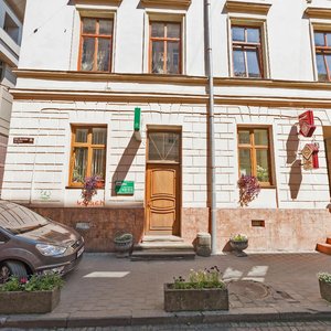 Львов, Валовая улица, 3: фото