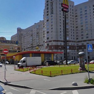 Komendantskaya square, 4, Saint Petersburg: photo