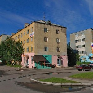 Zaschitnikov Zapolyarya Avenue, 14, Kola: photo