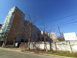 Кишинев, Варшавская улица, 1: фото
