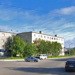 Zaschitnikov Zapolyarya Avenue, 38, Kola: photo