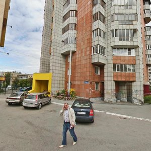 Revolyutsii Street, 14, Perm: photo