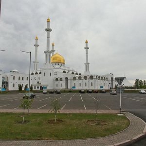 Астана, Проспект Кабанбай Батыра, 36: фото