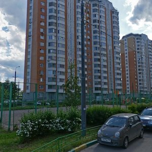 Raduzhnaya ulitsa, 27, Moskovsky: photo