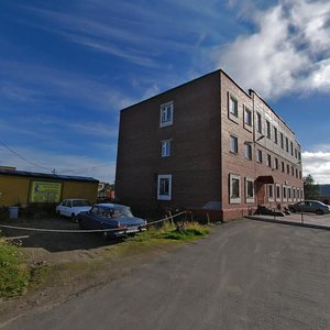 Kamenniy Ostrov Street, 5, Kola: photo