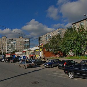 Мурманск, Проспект Героев-Североморцев, 17к1: фото