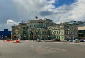 Teatralnaya Square, 1, Saint Petersburg: photo
