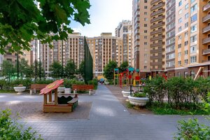 Stroiteley Avenue, 2, Kudrovo: photo