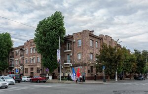 Грозный, Бульвар М.А. Эсамбаева, 2: фото