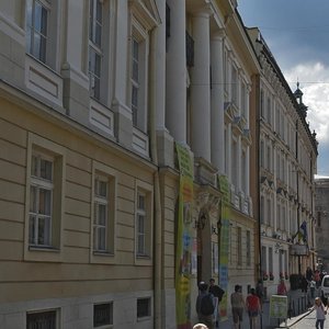 Львов, Театральная улица, 18: фото