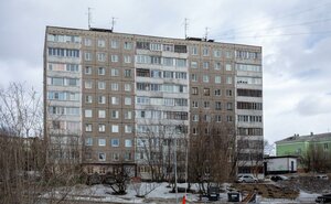 Polyarnye Zori Street, 17к2, Murmansk: photo