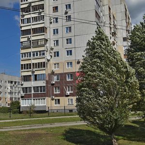 Тольятти, Улица 70 лет Октября, 72: фото
