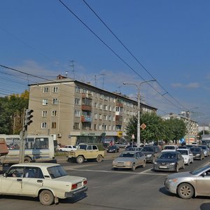 Красноярск, Улица Александра Матросова, 18: фото