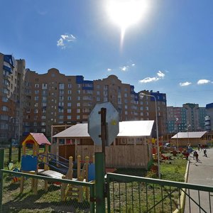 Омск, Проспект Комарова, 17к1: фото
