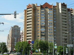 Zoi i Aleksandra Kosmodemyanskikh Street, 42, : foto