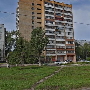 Revolyutsionnaya Street, 8, : foto