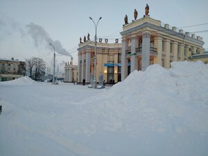 Chernyakhovsky Square, 1, Voronezh: photo