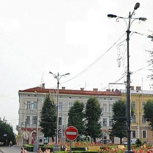 Soborna ploshcha, 1, Chernivtsi: photo