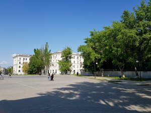 Таганрог, Октябрьская площадь, 2: фото