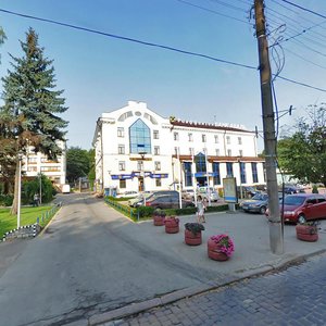 Holovna vulytsia, 143, Chernivtsi: photo