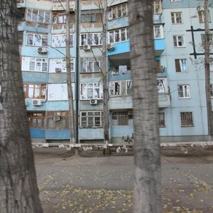 Астрахань, Улица Валерии Барсовой, 12к1: фото