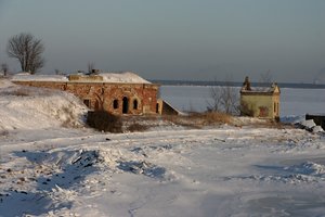 Северный й. Северный Форт 5 Северная батарея 5. Русский Северный Форт 16 века. Захват кристаллов Северный Форт. Усадьба Урсы памятник.