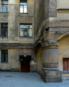 Razyezzhaya Street, 16-18, Saint Petersburg: photo