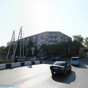 Астрахань, Улица Калинина, 30/60: фото