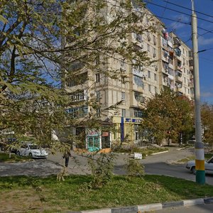 Новороссийск, Улица Героев Десантников, 83: фото