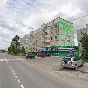 Kosmonavtov Street, 12, Noyabrsk: photo