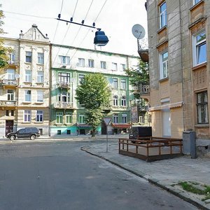 Vulytsia Stepana Bandery, 18, Lviv: photo