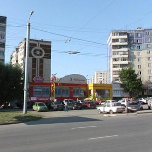 Челябинск, Улица Братьев Кашириных, 104: фото