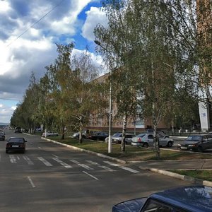 Stroiteley Avenue, 32, Nizhnekamsk: photo