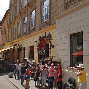 Львов, Сербская улица, 6: фото